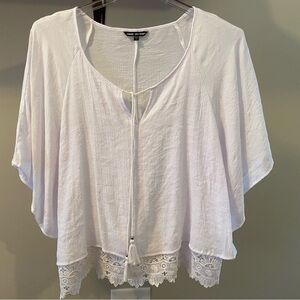 Unique Spectrum White Lace-Hem Tunic Top